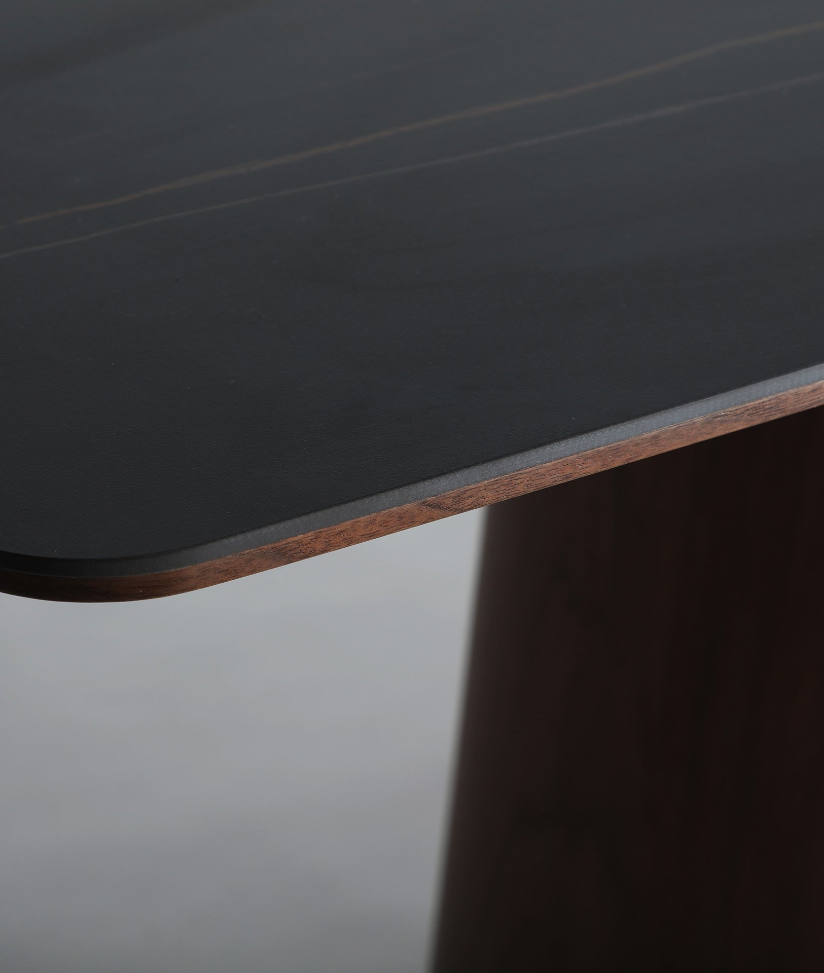 Dins Dining Table
