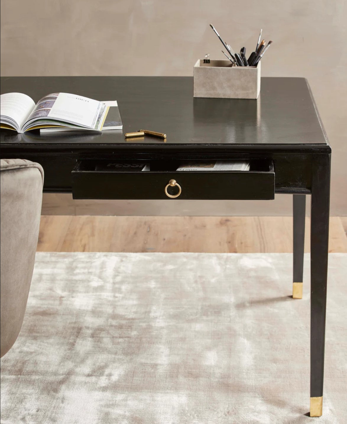 Ems Desk w/ Drawers