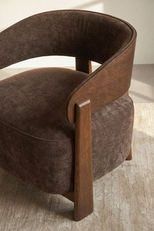 Olea armchair – three-quarter front view