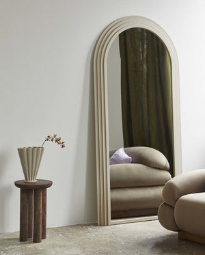 Falco Mirror, Sand