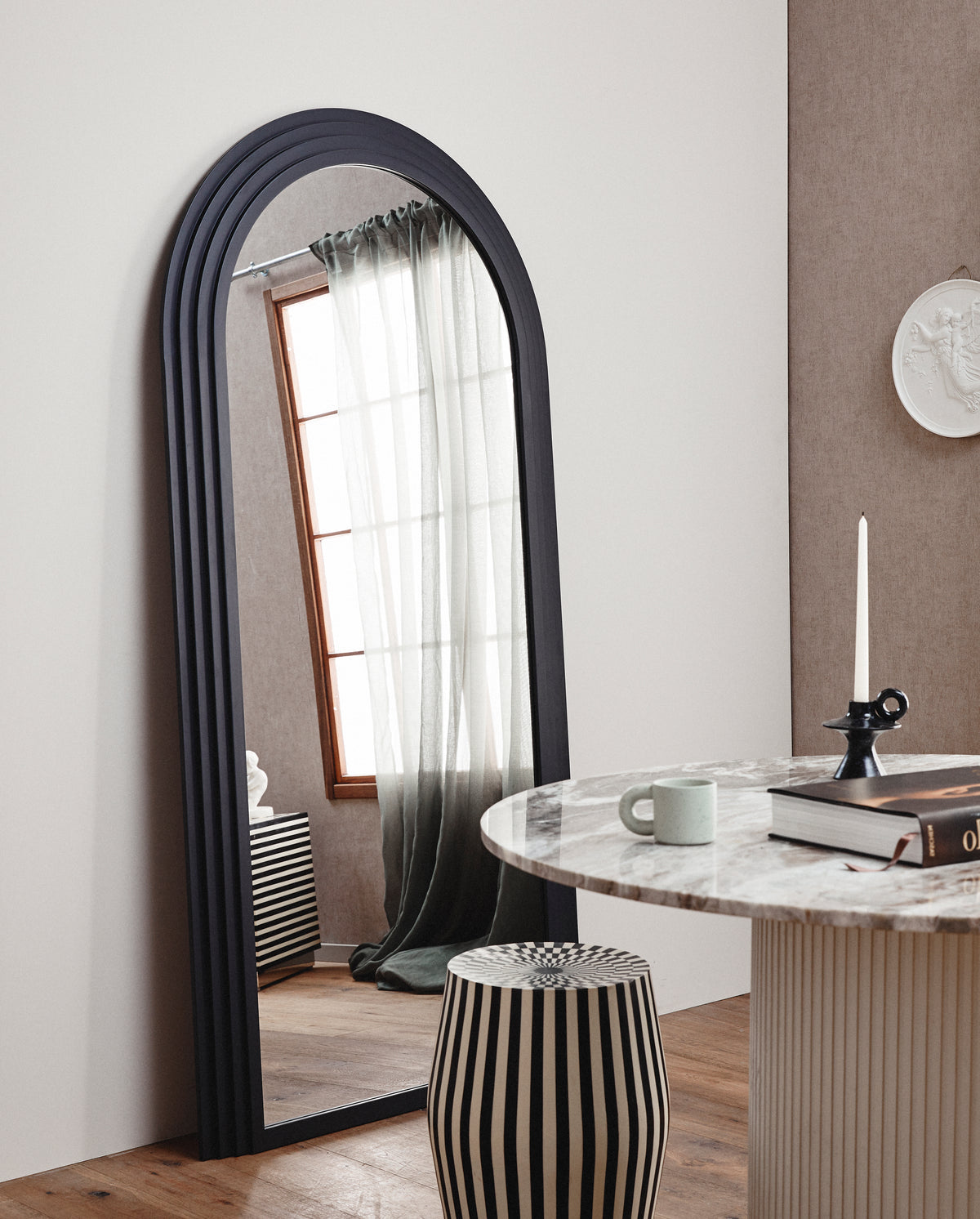 Falco Mirror, Black