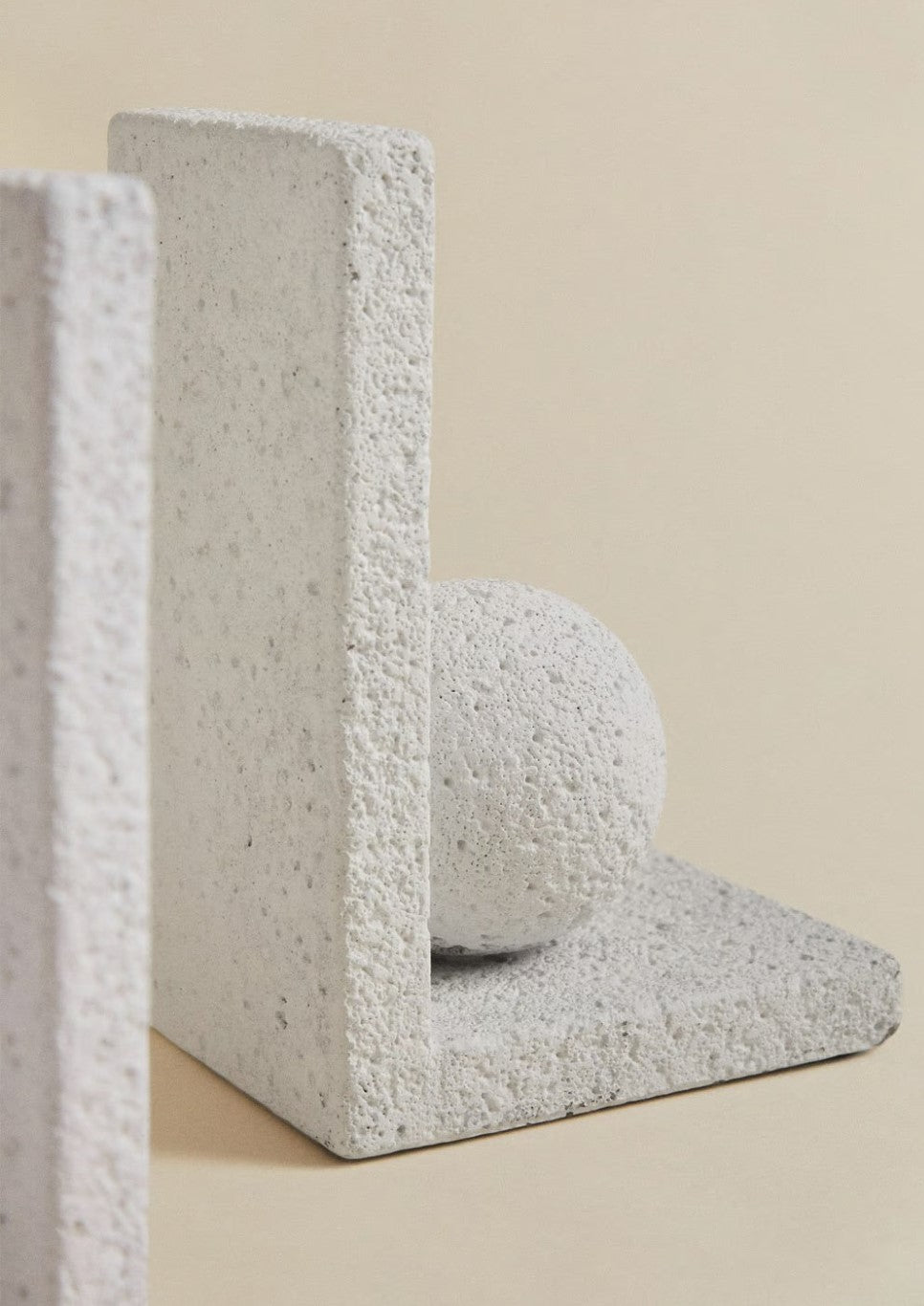 Wobble Bookends
