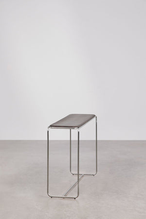 Altrex console table – side profile view, slim stainless steel frame