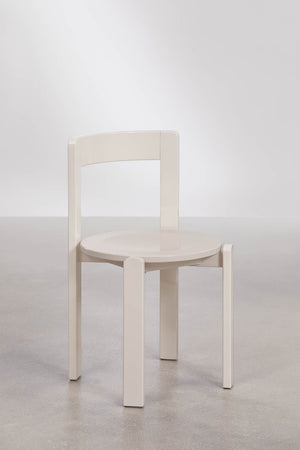 Noreli dining chair – close-up of round seat and backrest junction, Tapioca Beige glossy lacquer