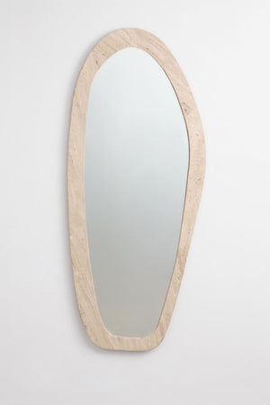 Urkiz irregular mirror – close-up of travertine stone frame texture, warm sandy porous tones