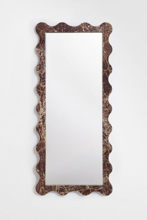 Bayaibe mirror – landscape orientation on white background, wavy marble frame