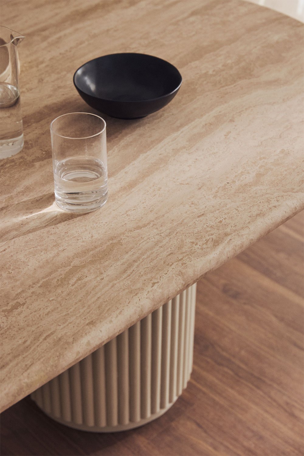 Gisy Dining Table - Oval