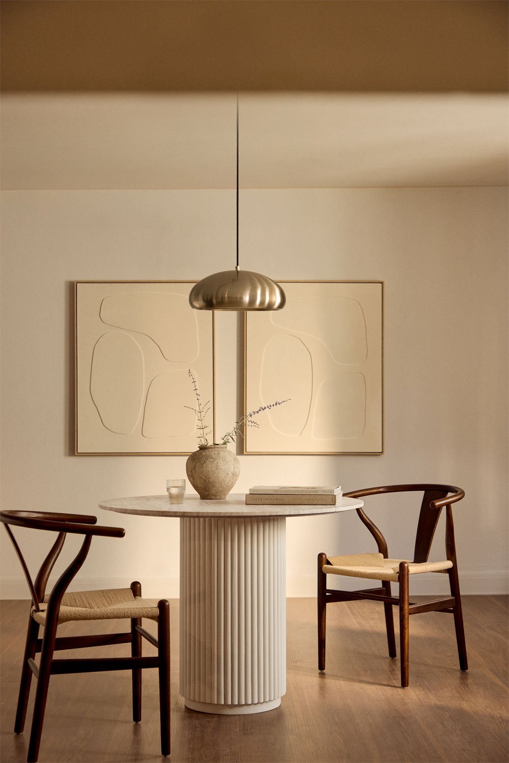Gisy Dining Table - Round