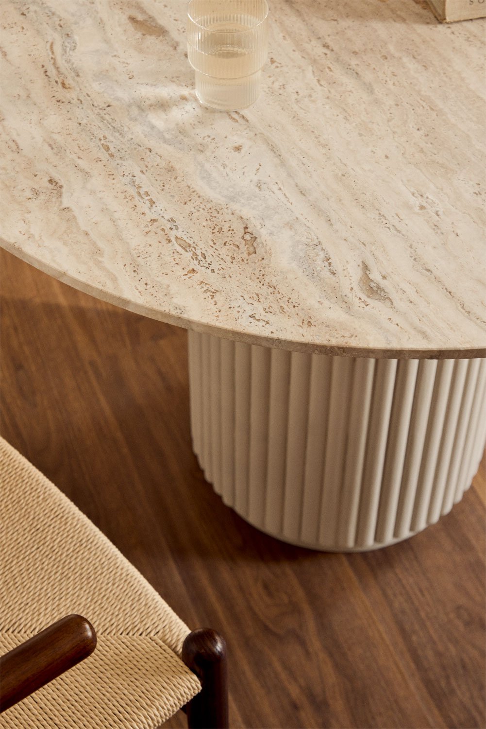 Gisy Dining Table - Round