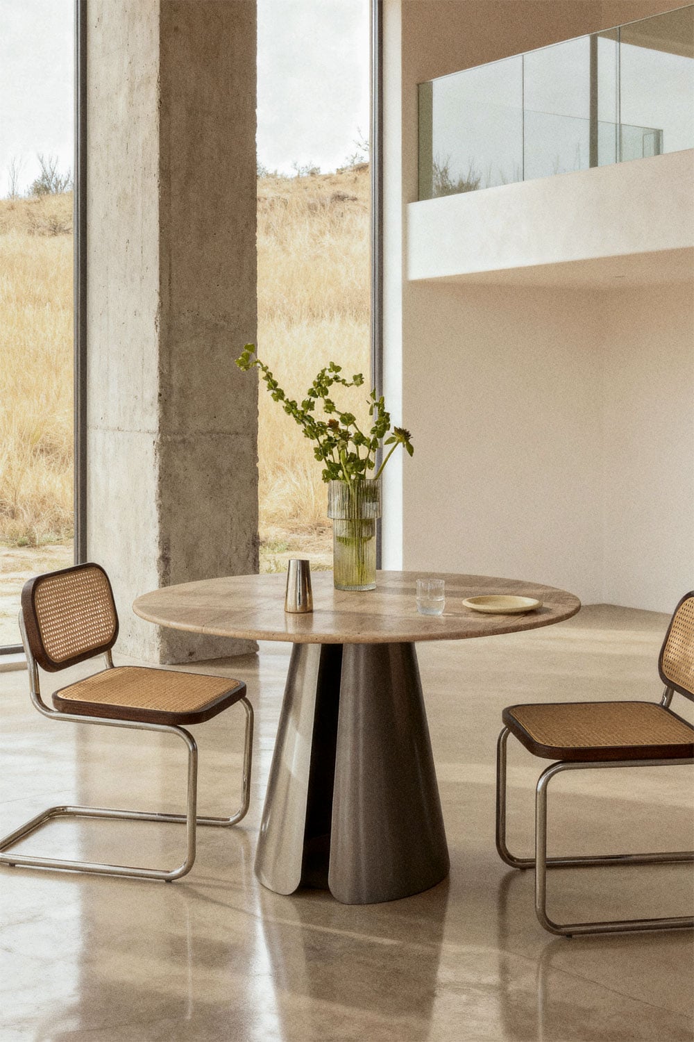 Baelor Round Dining Table