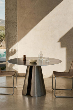 Baelor Round Dining Table