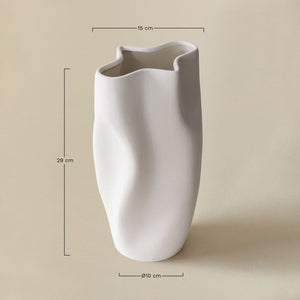 Varteni Vase