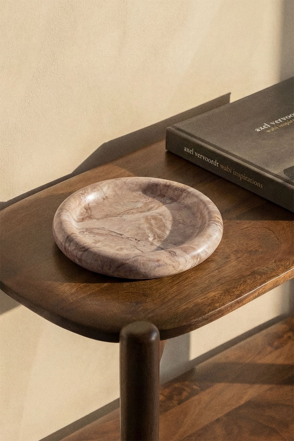 Velmar round marble tray with 20 cm diameter and 3 cm height