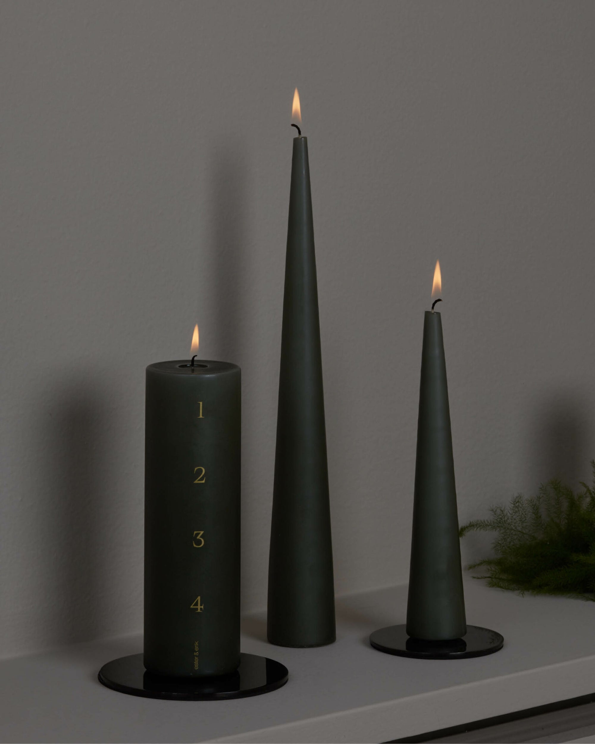 Classic Candle Plate - Matt Black